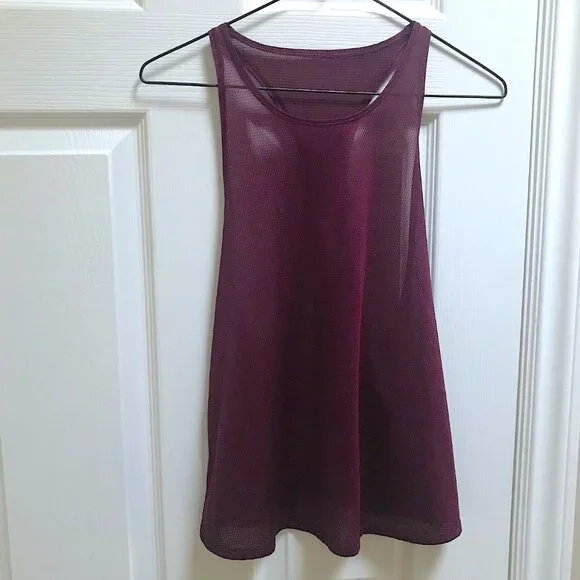 SEE VIDEO Cute Lululemon Tank in Burgundy Maroon Purple - Picture 3 of 9